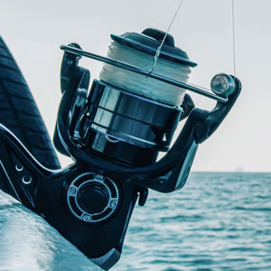 過酷な塩水環境でも「極上の回転」を持続させる高耐食ベアリングソリューション