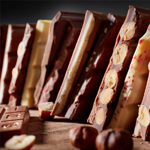 [Ludwig Weinrich] Compact, flexible and reliable: metal detector allows chocolate treats to be enjoyed safely